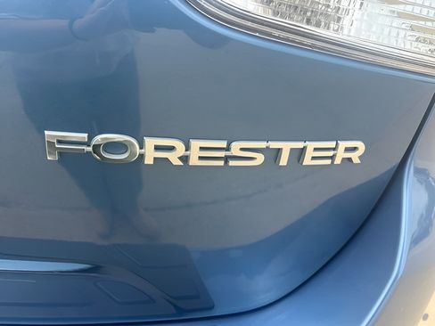 Used 2019 Subaru Forester Premium AWD/4WD image 23