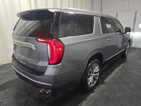 Used 2021 GMC Yukon XL Denali w/ Denali Premium Package image 5