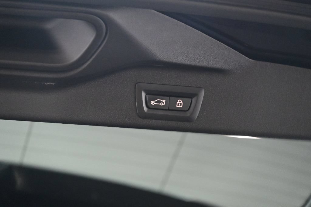 Used 2020 BMW X5 M50i w/ Premium Package AWD/4WD image 46
