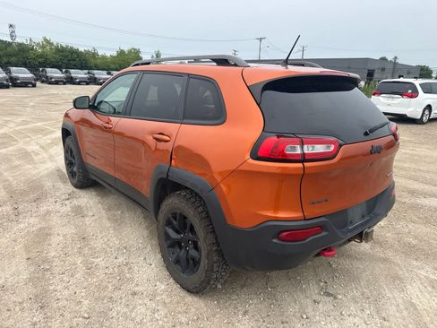 Used 2015 Jeep Cherokee Trailhawk w/ Comfort/Convenience Group AWD/4WD image 2