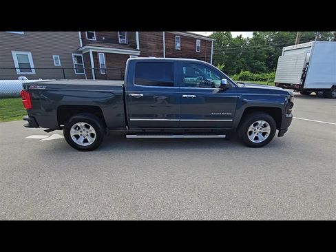 Used 2017 Chevrolet Silverado 1500 LTZ Z71 w/ LTZ Plus Package AWD/4WD image 9
