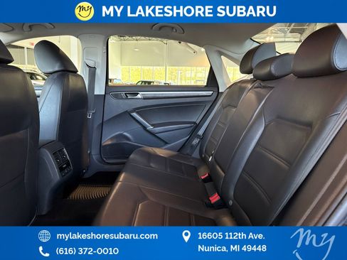 Used 2017 Volkswagen Passat 1.8T SE FWD image 25