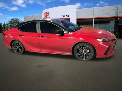 Used 2025 Toyota Camry XSE image 30