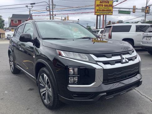 Used 2024 Mitsubishi Outlander Sport ES image 1