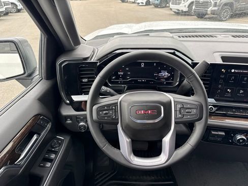 Used 2025 GMC Sierra 1500 Elevation AWD/4WD image 14