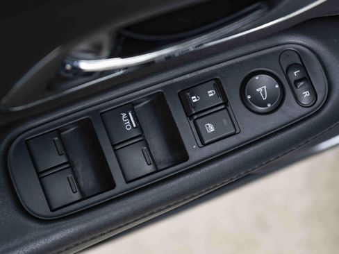 Used 2018 Honda HR-V EX image 37