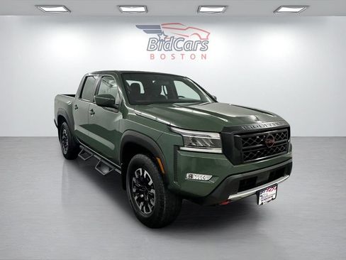 Used 2024 Nissan Frontier PRO-4X w/ Technology Package AWD/4WD image 3