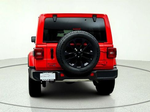 Used 2025 Jeep Wrangler Unlimited Sahara AWD/4WD image 6