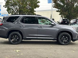 New 2025 Honda Pilot Touring video 3