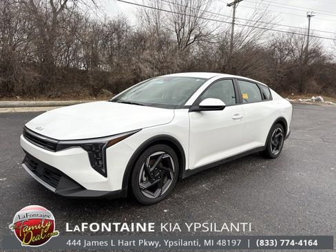 Certified 2025 Kia K4 EX image 1