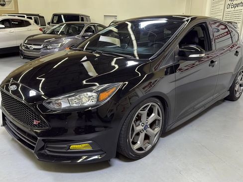 Used 2018 Ford Focus ST image 6