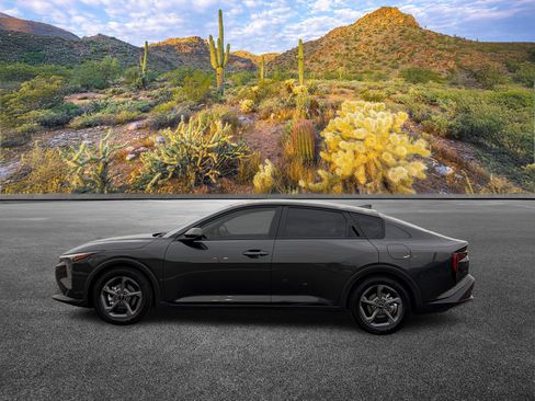 Certified 2025 Kia K4 LXS image 7