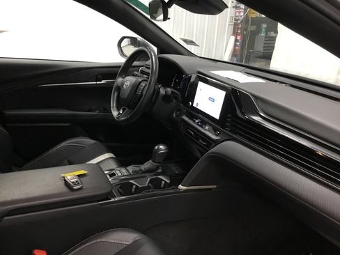 Used 2025 Toyota Camry SE FWD image 40