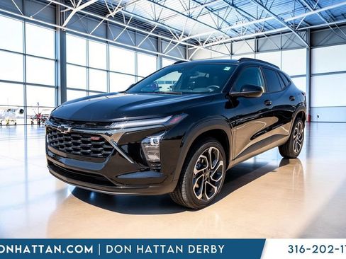 Used 2025 Chevrolet Trax RS FWD image 24