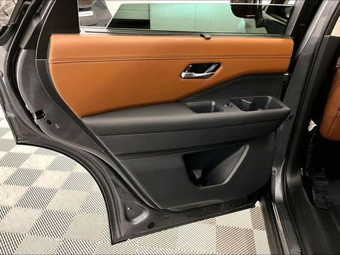 New 2025 Nissan Pathfinder Platinum w/ Cargo Package image 32