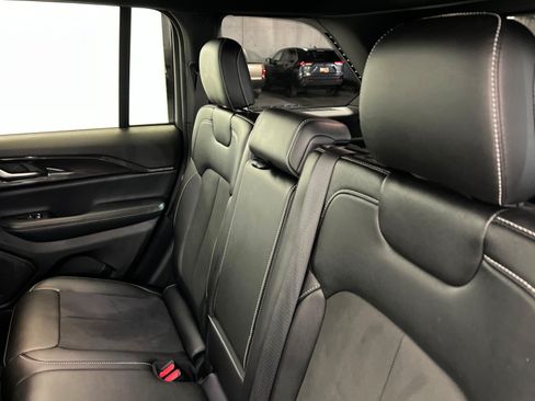 Certified 2023 Jeep Grand Cherokee Altitude AWD/4WD image 20