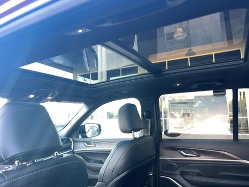 New 2026 Jeep Grand Cherokee Limited image 27