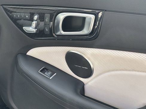 Used 2017 Mercedes-Benz SLC 43 AMG image 18