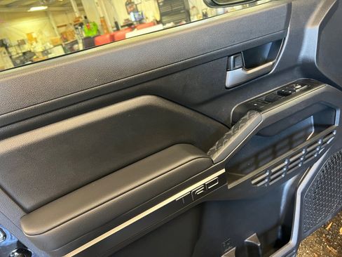 Certified 2025 Toyota Tacoma TRD Off-Road image 36