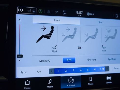 Used 2025 Chrysler Pacifica Select FWD image 23