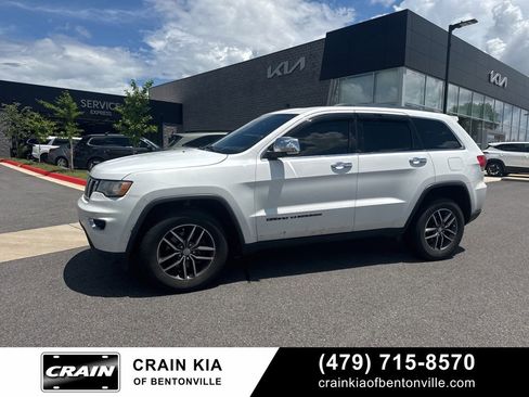 Used 2018 Jeep Grand Cherokee Limited AWD/4WD image 8
