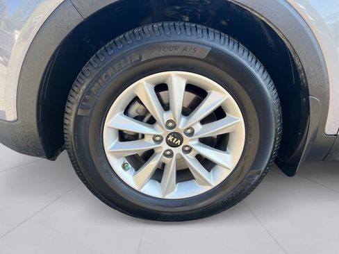 Used 2019 Kia Sorento AWD w/ LX Convenience Package image 9