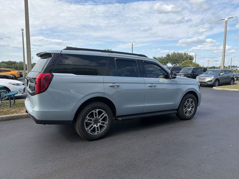 Used 2025 Ford Expedition Active RWD image 7