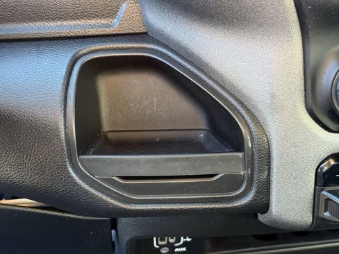 Used 2024 RAM 5500 Tradesman w/ Chrome Appearance Group image 22