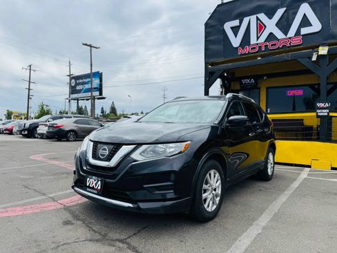 Used 2017 Nissan Rogue SV FWD image 1