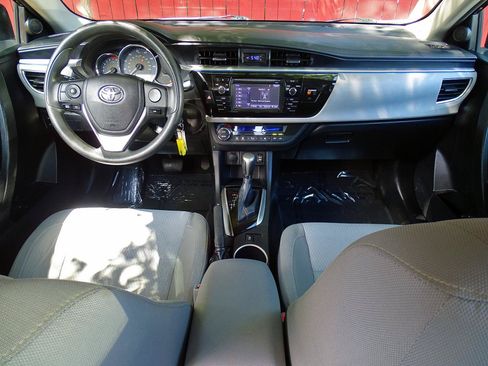 Used 2016 Toyota Corolla LE FWD image 29