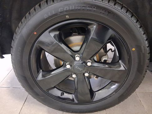 Used 2015 Jeep Grand Cherokee Altitude AWD/4WD image 12