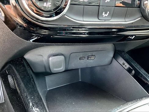 Used 2025 Chevrolet Trax LT FWD image 16