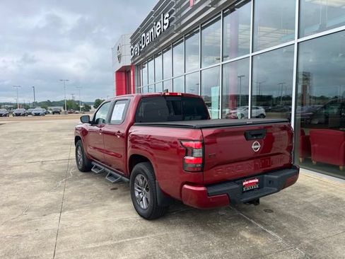 Certified 2025 Nissan Frontier SV w/ SV Convenience Package RWD image 2