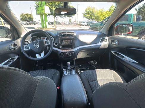 Used 2019 Dodge Journey SE w/ Premium Group image 11