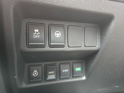 Used 2022 Nissan Rogue Sport SL AWD/4WD image 29