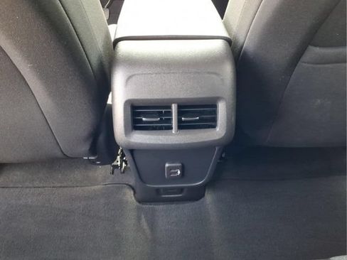 Used 2023 Chevrolet Equinox LT FWD image 15