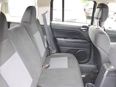 Used 2013 Jeep Patriot Latitude w/ Sun/Sound Group AWD/4WD image 16