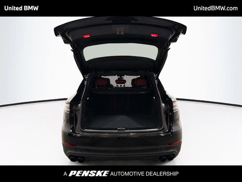 Used 2022 Porsche Cayenne image 14