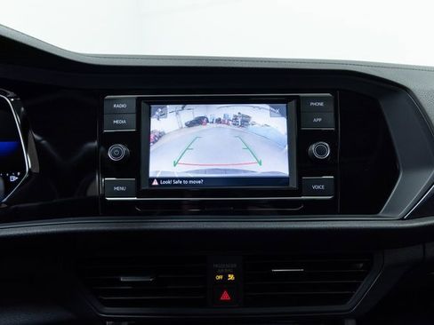 Used 2024 Volkswagen Jetta SE image 18