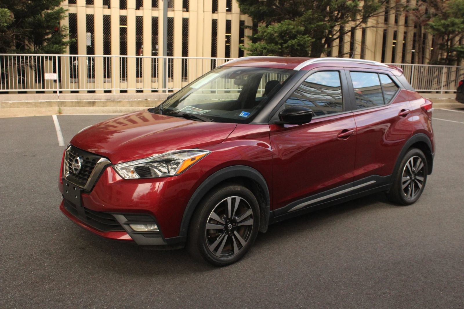 Used 2020 Nissan Kicks SR FWD image 12