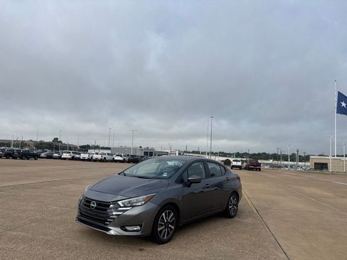 Certified 2025 Nissan Versa SV FWD image 8