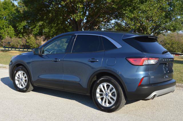 Used 2020 Ford Escape SE FWD image 3