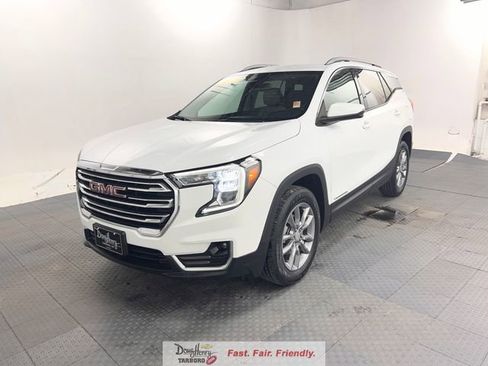 Used 2022 GMC Terrain SLT image 1