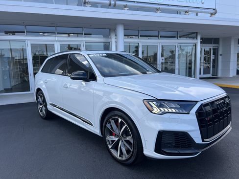 Used 2023 Audi SQ7 Prestige w/ Sport Package image 9