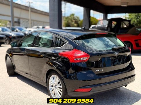 Used 2017 Ford Focus Titanium FWD image 3