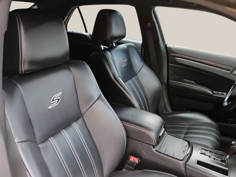 Used 2014 Chrysler 300 S RWD image 20