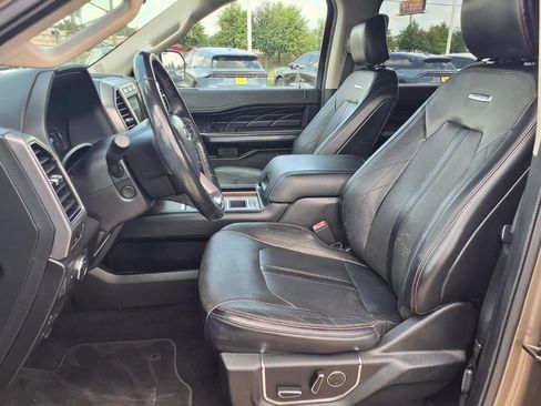 Used 2019 Ford Expedition Max Platinum RWD image 25