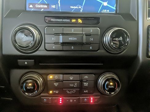 Used 2018 Ford F150 Raptor w/ Equipment Group 802A Luxury image 21