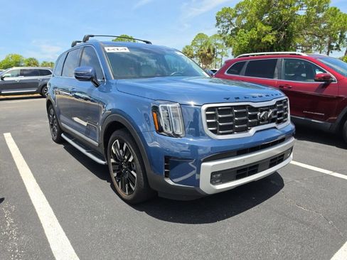 Used 2025 Kia Telluride SX FWD image 2