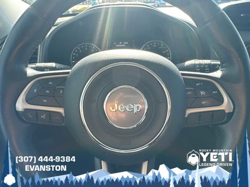 Used 2016 Jeep Renegade Latitude w/ Popular Equipment Group AWD/4WD image 25